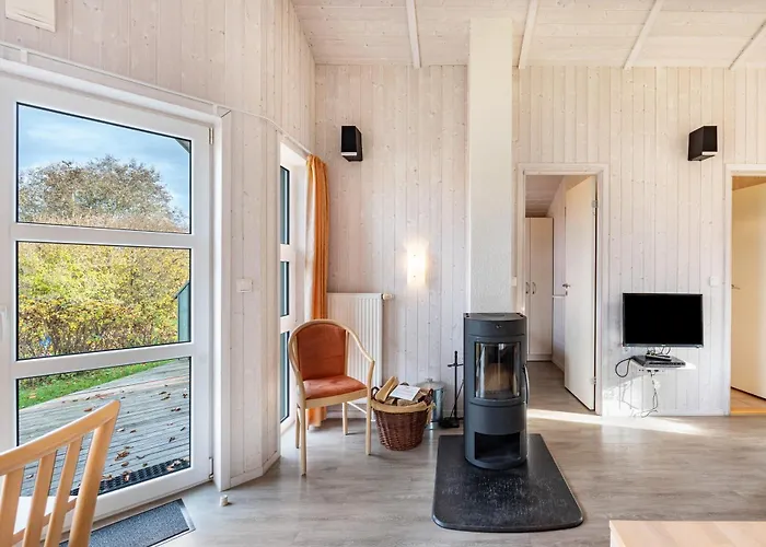 Skipper-lodge Ost Nyaraló *